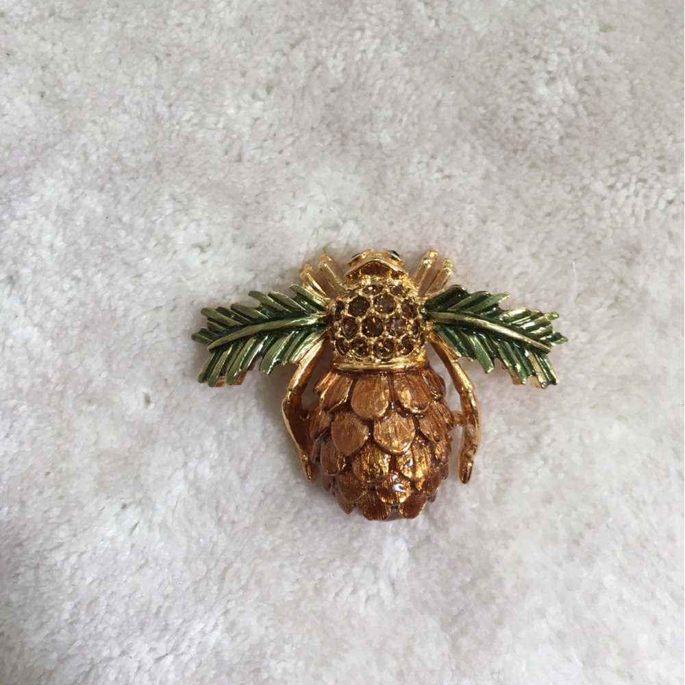 Joan Rivers Brooch Gold and Green Bee Brooch - Women’s Jewelry